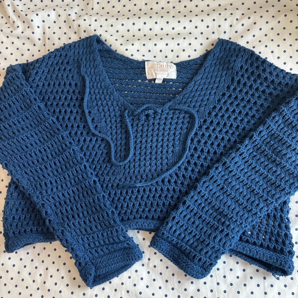 Women’s Cropped Navy Sweater